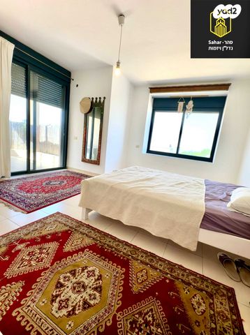 דו משפחתי, אלפי מנשה