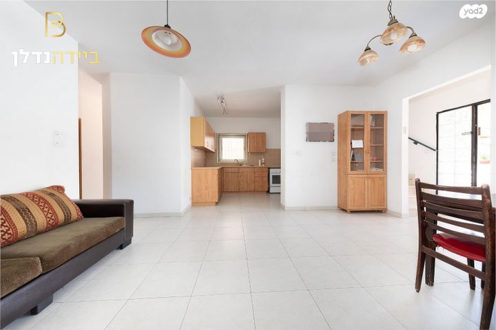 דו משפחתי, רחובות