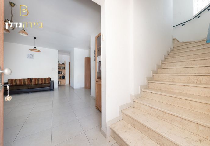 דו משפחתי, רחובות