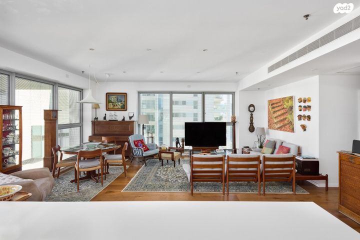 ניסים אלוני 