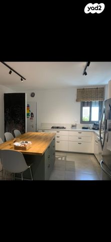 דירה, בר אילן, נווה דוד רמז, רעננה