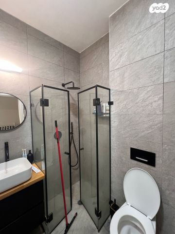 דו משפחתי, דרך אורי בר און 1, שקד, שקד