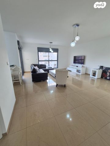 דירה, דרך דגניה, קרית השרון, נתניה