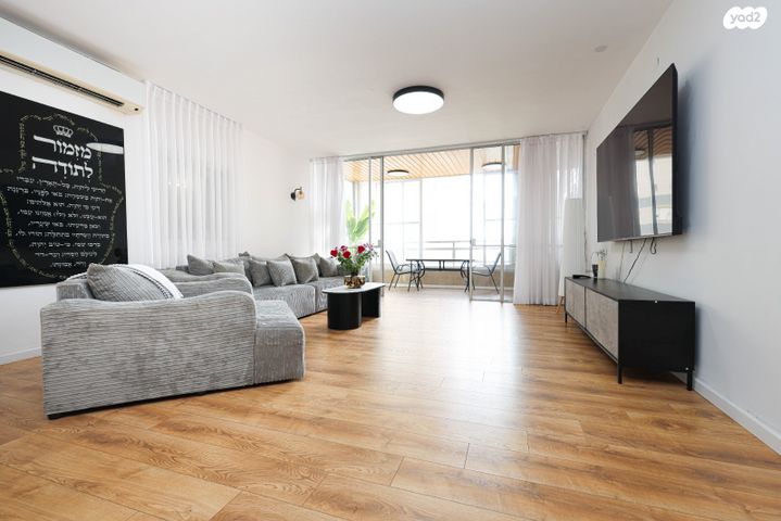 דירה, שדרות ניצה 18, צפון מערב מרכז העיר, נתניה