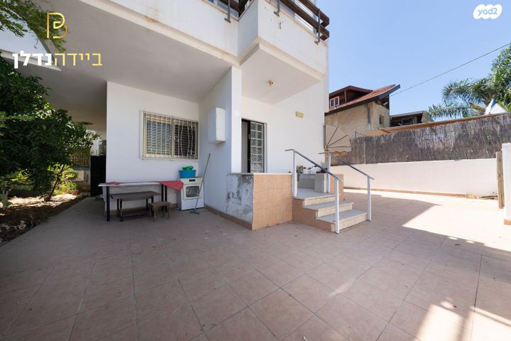 דו משפחתי, רחובות