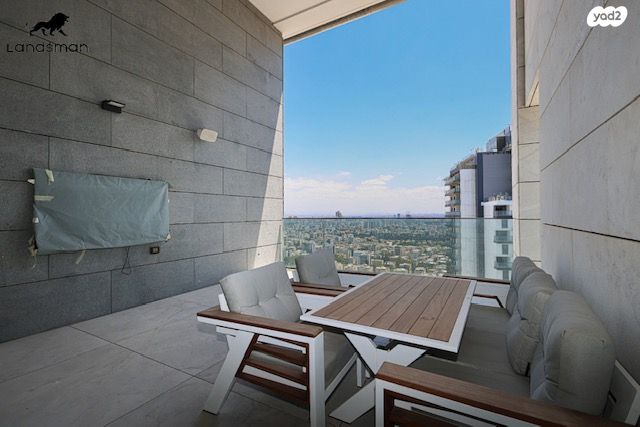 גג/ פנטהאוז, המעיין 3, שכונת הראשונים, רמת גן