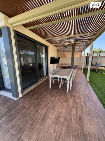 דו משפחתי, דרך אורי בר און 1, שקד, שקד