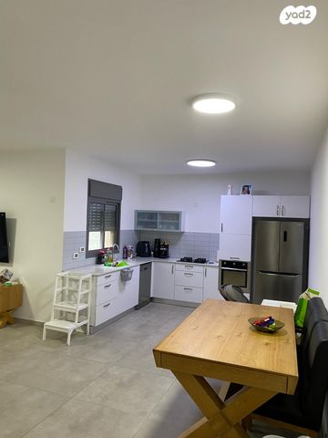 דירה, הנרייטה סאלד, כרמי גת, קרית גת