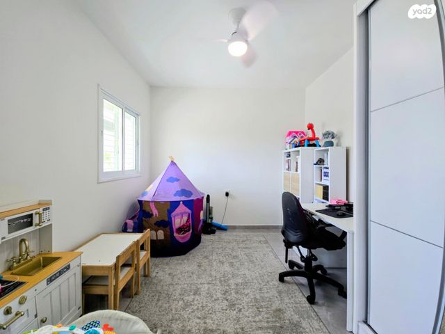 דירה, הזית 2, 2004, רעננה