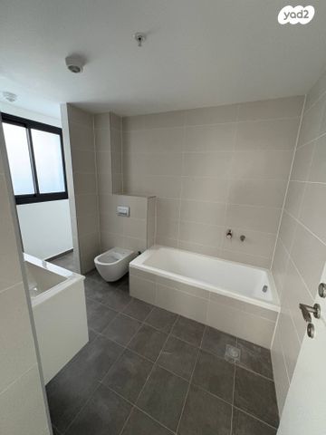 דירה, נוף הטיילת, נתניה