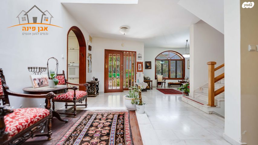 דו משפחתי, נחמן סירקין, סלע, רחובות