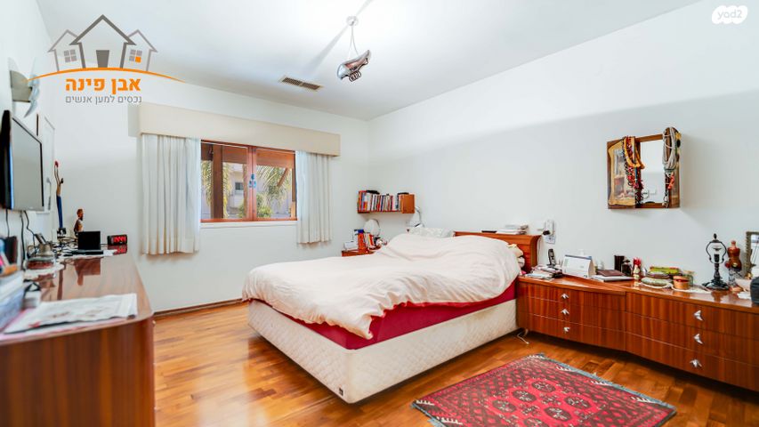 דו משפחתי, נחמן סירקין, סלע, רחובות