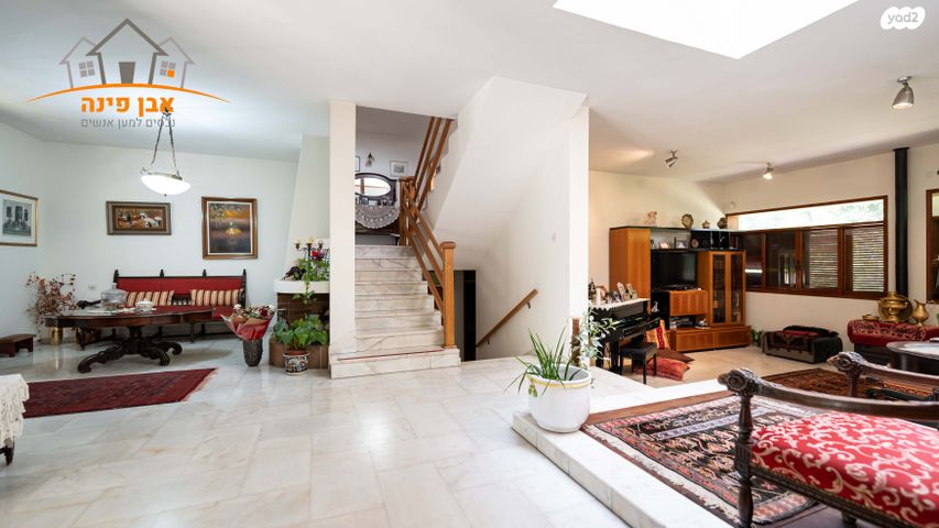 דו משפחתי, נחמן סירקין, סלע, רחובות