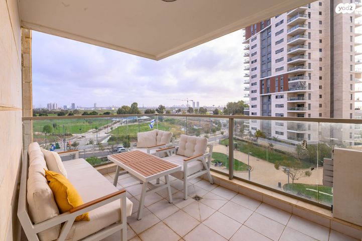 דירה, דרך משה דיין, תל אביב יפו