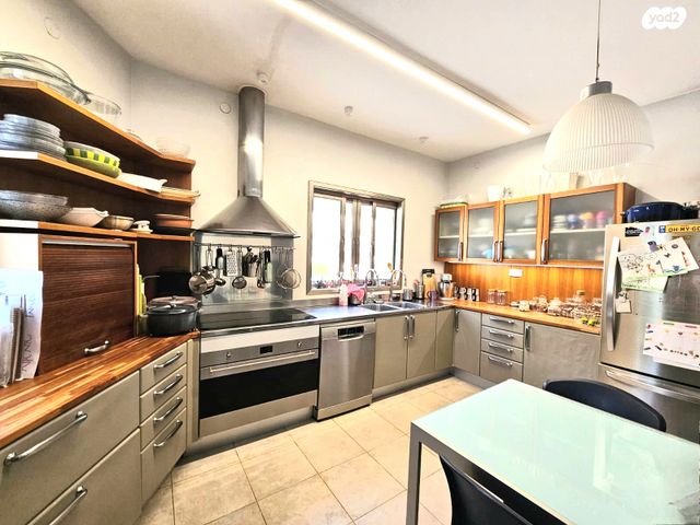 דו משפחתי, שערי תקווה