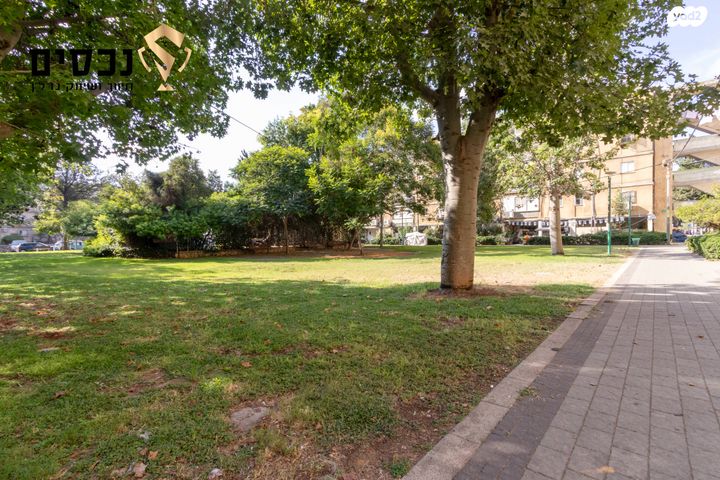 דירה, הנשיא, בית וקאנטרי, גיורא יוספטל, גבעת שמואל