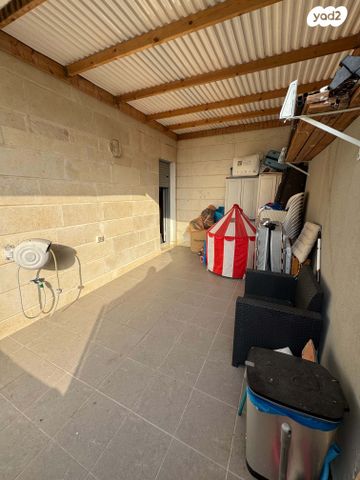 דירה, שמעון פרס, המחנה הצבאי, קרית מלאכי