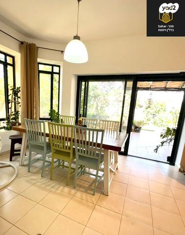 דו משפחתי, אלפי מנשה