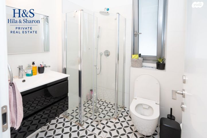 דירה, הרצליה