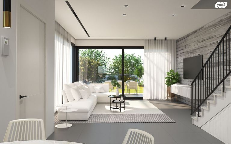 מגרשים, הצבעוני 1, נווה הפרחים, עתלית