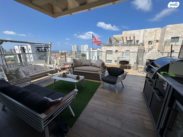 גג/ פנטהאוז, שדרות מנחם בגין, גבעת אולגה, חדרה