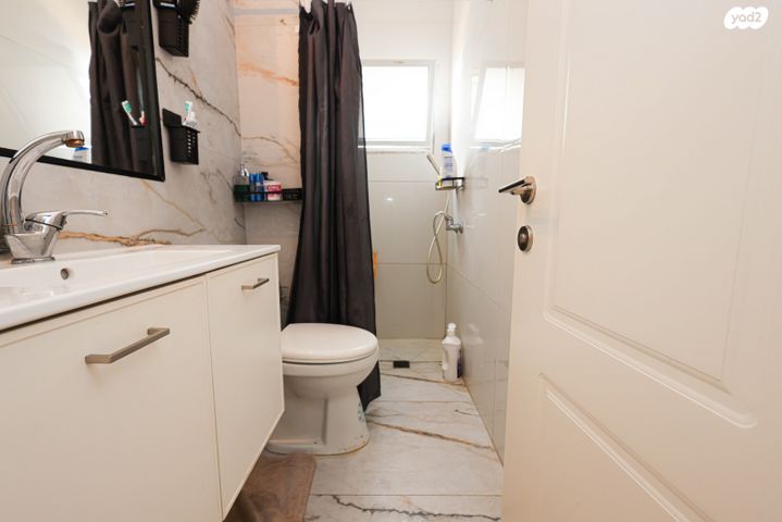 דירה, שדרות ניצה 18, צפון מערב מרכז העיר, נתניה