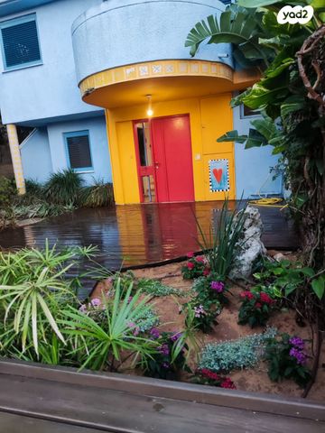 דו משפחתי, יעקב, זכרון יעקב