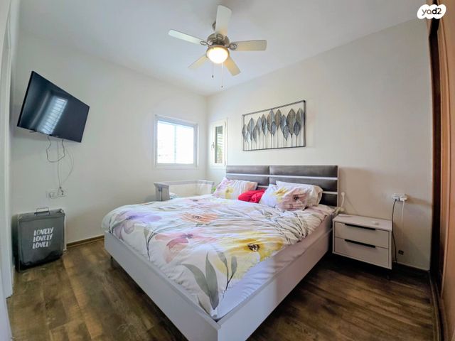 דירה, הזית 2, 2004, רעננה