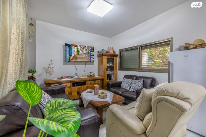 דירת גן, אזורי גדרה, גדרה