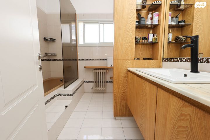 דירה, שדרות ניצה 18, צפון מערב מרכז העיר, נתניה