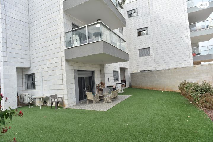 דירת גן, גדרה מזרח, גדרה