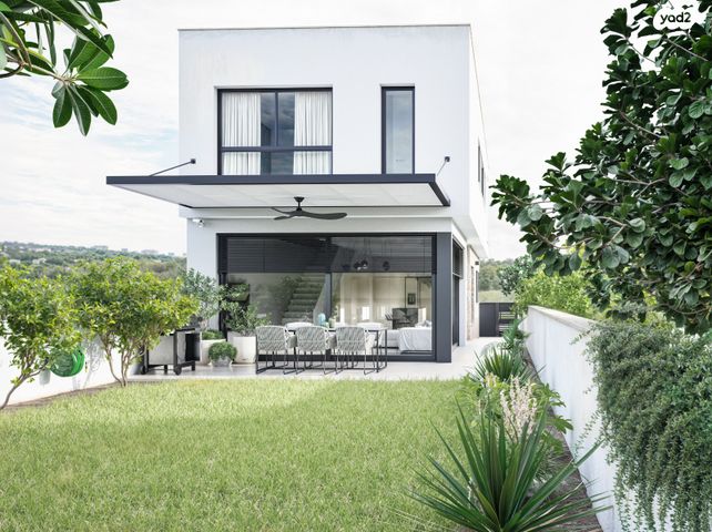 מגרשים, הצבעוני 1, נווה הפרחים, עתלית