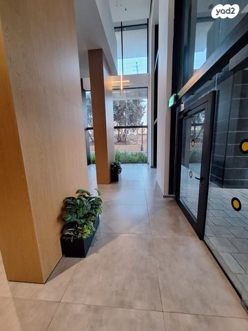 גג/ פנטהאוז, רב אלוף רפאל איתן 36, רמת אפעל, רמת גן