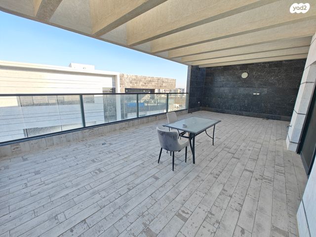 גג/ פנטהאוז, שדרות