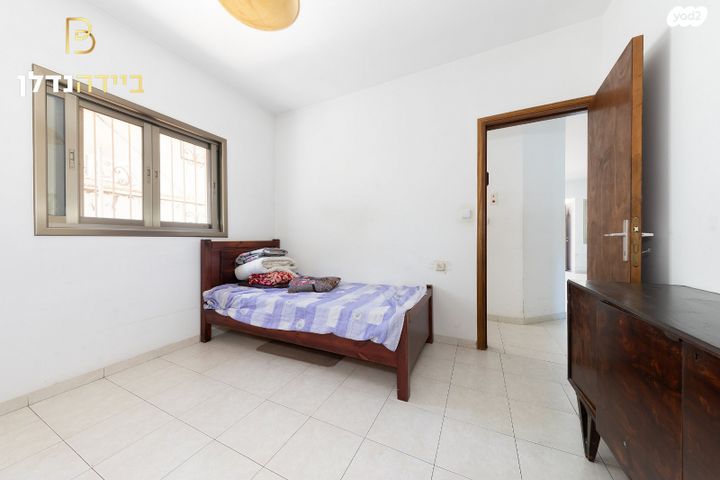 דו משפחתי, רחובות