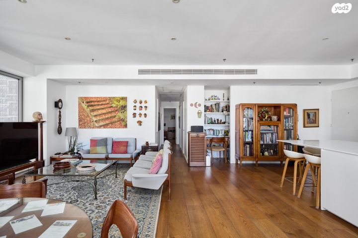 דירה, ניסים אלוני, צמרות איילון, פארק צמרת, תל אביב יפו