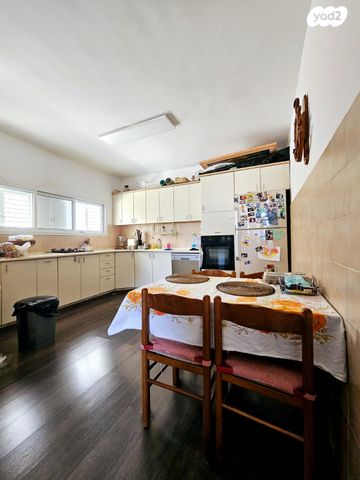 דירה, שדרות בר אילן 87, דרום מערב ותיק, בת ים