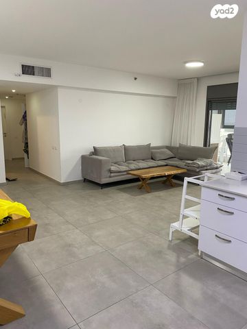 דירה, הנרייטה סאלד, כרמי גת, קרית גת