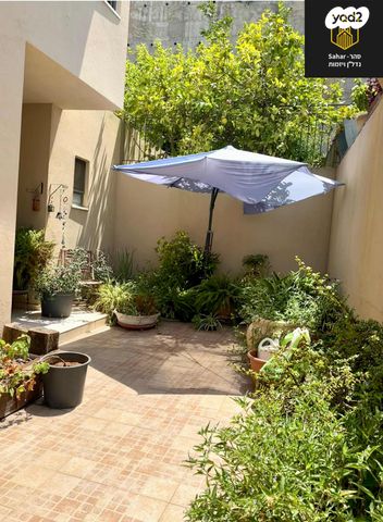 דו משפחתי, אלפי מנשה