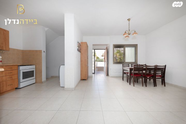 דו משפחתי, רחובות