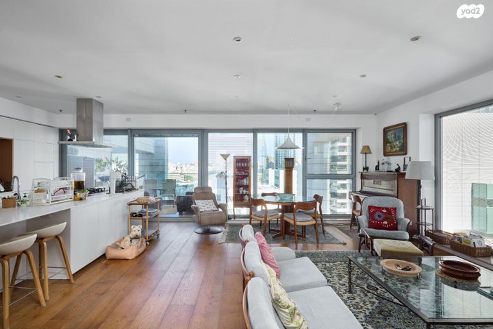 דירה, ניסים אלוני, צמרות איילון, פארק צמרת, תל אביב יפו