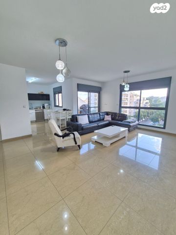 דירה, דרך דגניה, קרית השרון, נתניה