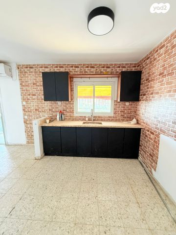 אליהו בן חור 