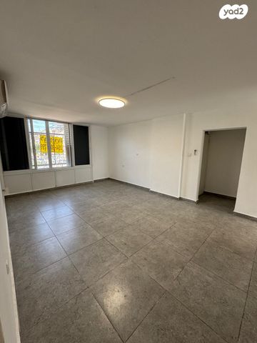 שקמים ואגמים