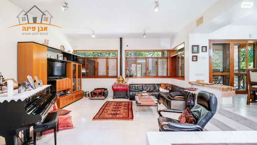 דו משפחתי, נחמן סירקין, סלע, רחובות