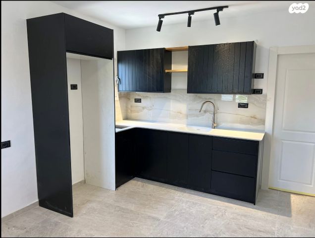 החשמונאים 18