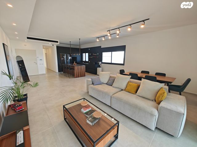 גג/ פנטהאוז