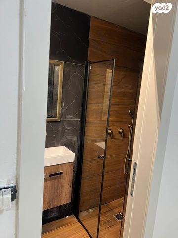 דירה, שיכון א, טבריה