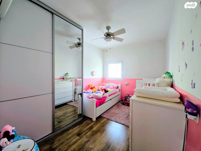 דירה, הזית 2, 2004, רעננה