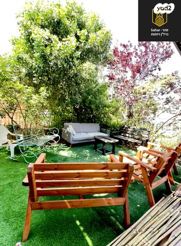 דו משפחתי, אלפי מנשה